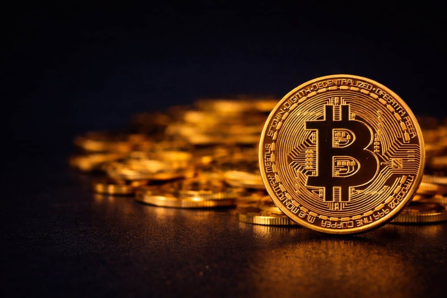هل ثبات بيتكوين عند 82 ألف دولار تمهيد للحركة الكبيرة التالية في السوق؟
