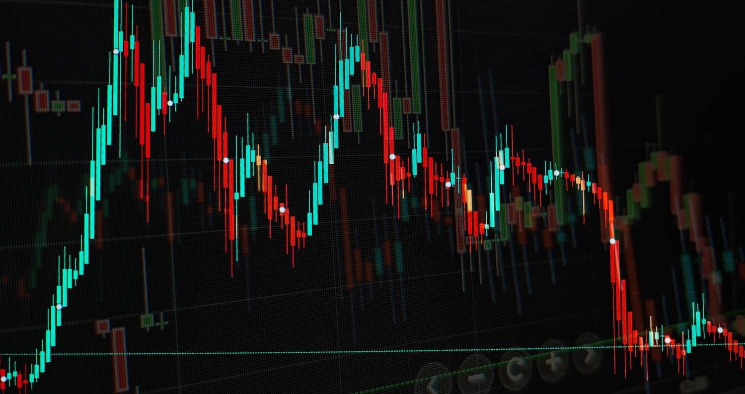 تراجع WOJAK بنسبة 9.6% بينما يحافظ PENGU على مستواه: ما الذي تقوله فجوة أداء رموز الميم عن السوق؟
