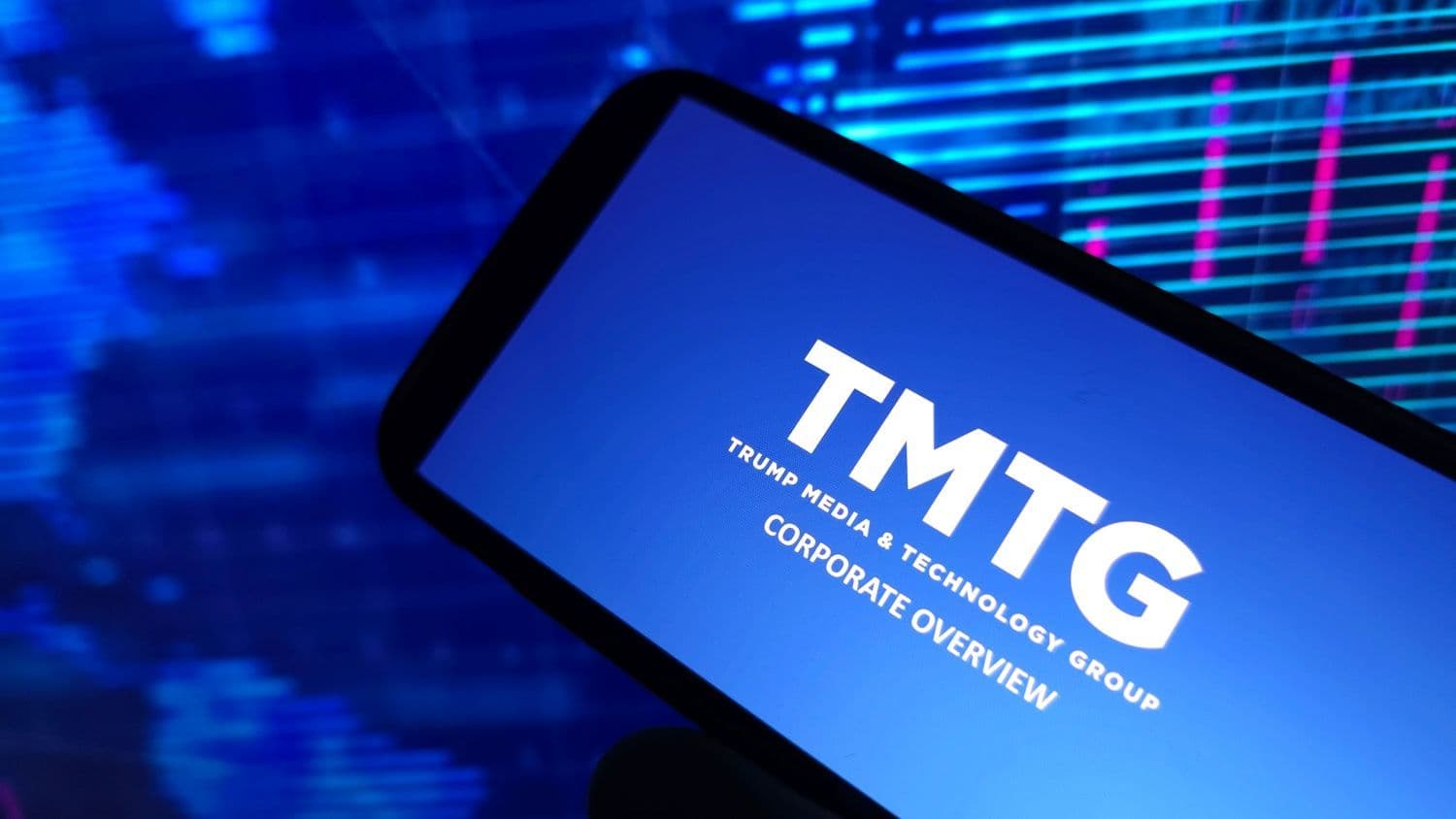 Economista dice que los republicanos deben responder por la fusión de $6B de Trump Media o “ser totales hipócritas”
