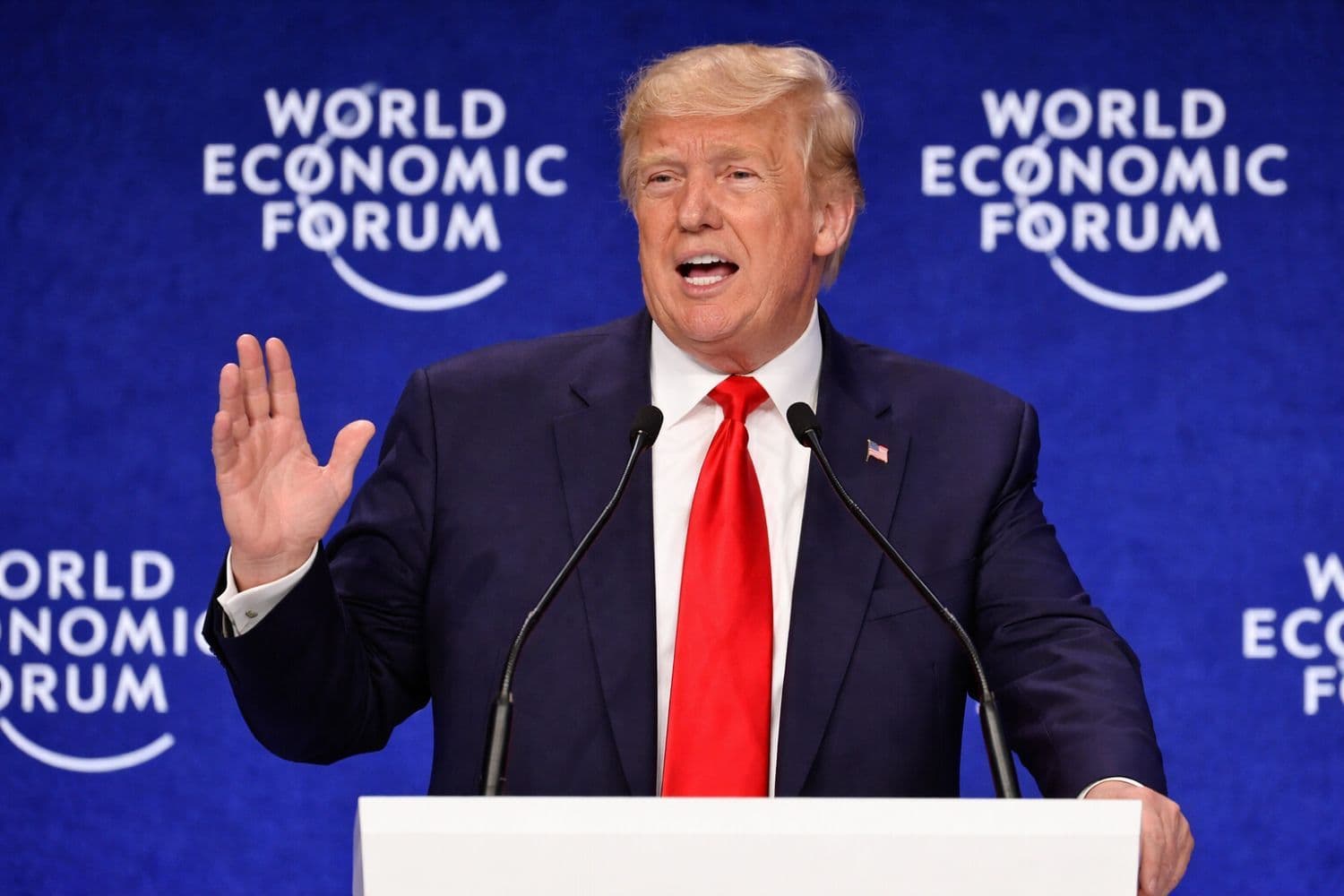 desktop-trumps-truth-social-files-two-new-crypto-etfs-including-one-for-cryptocoms-cro-token