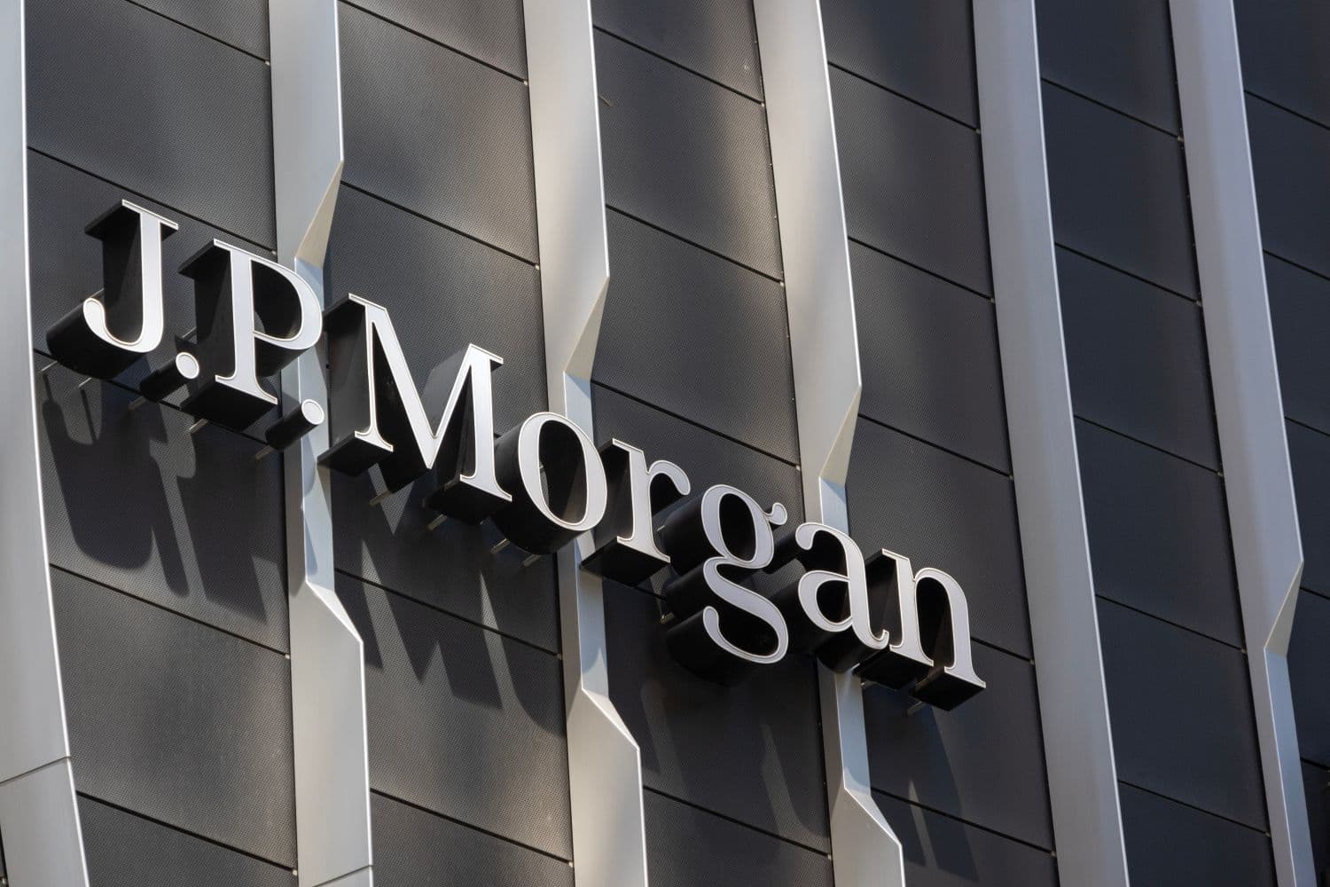 As criptomoedas estão se tornando grandes demais para o JPMorgan ignorar?
