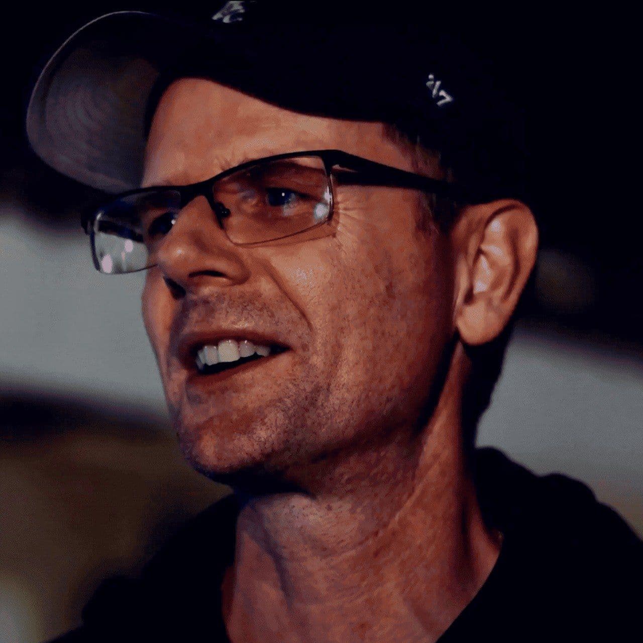 profile-oliver-brett