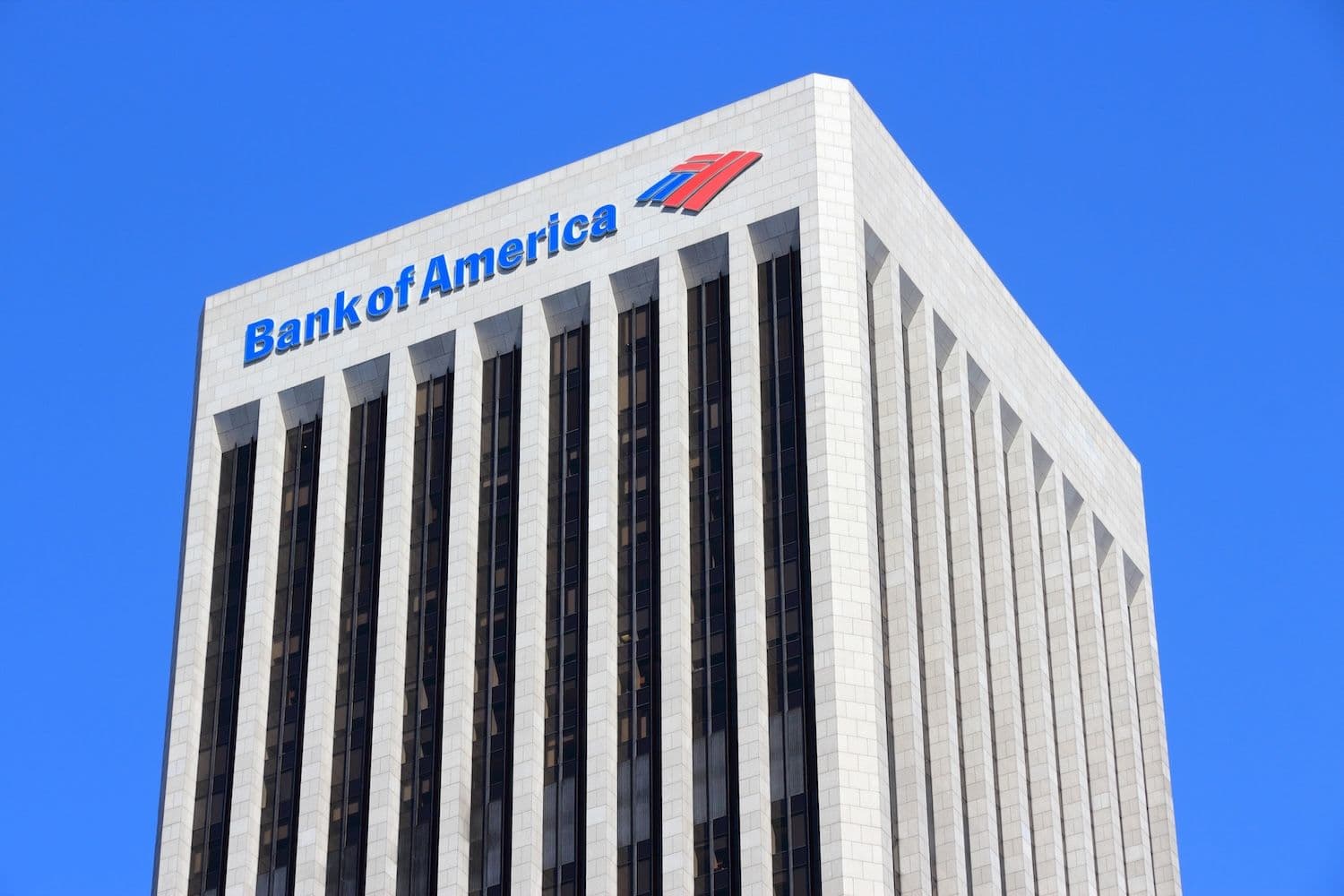 Bank of America Kripto Stratejisini Değiştiriyor, Danışmanların Zengin Müşterilere Bitcoin ETF'lerini Sunmasına İzin Veriyor
