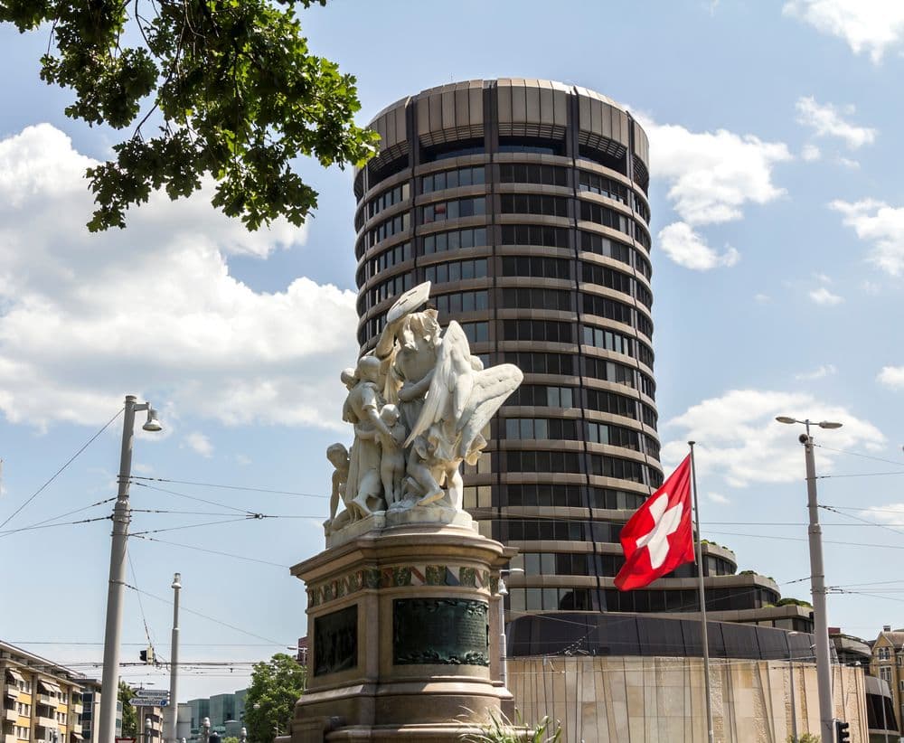 desktop-crypto-cross-border-payments-hit-dollar600b-in-q2-bis-warns-of-rising-financial-risk