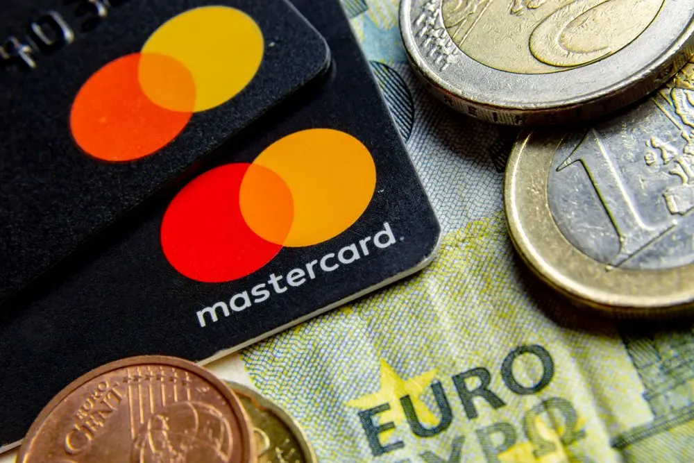 Mastercard colabora com MoonPay para expandir pagamentos com stablecoin mundialmente
