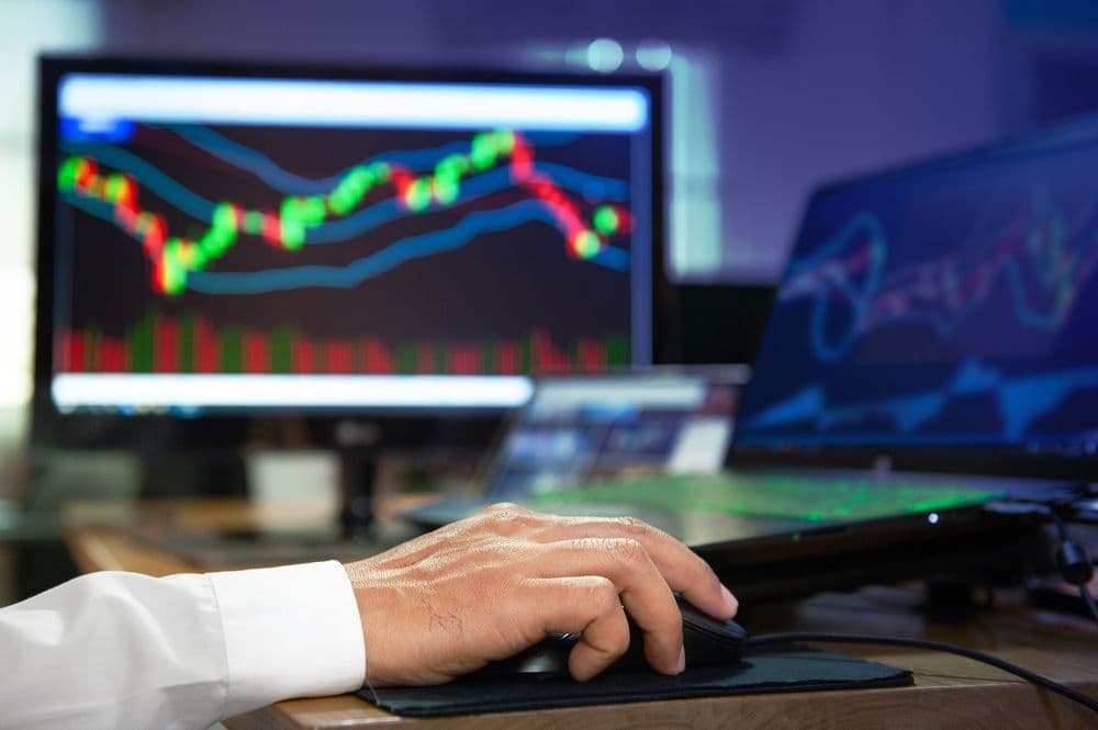 desktop-بيتكوين-تتجاوز-100-ألف-دولار-مع-ارتفاع-الهيمنة-وتدفق-المليارات-إلى-صناديق-الاستثمار-المتداولة
