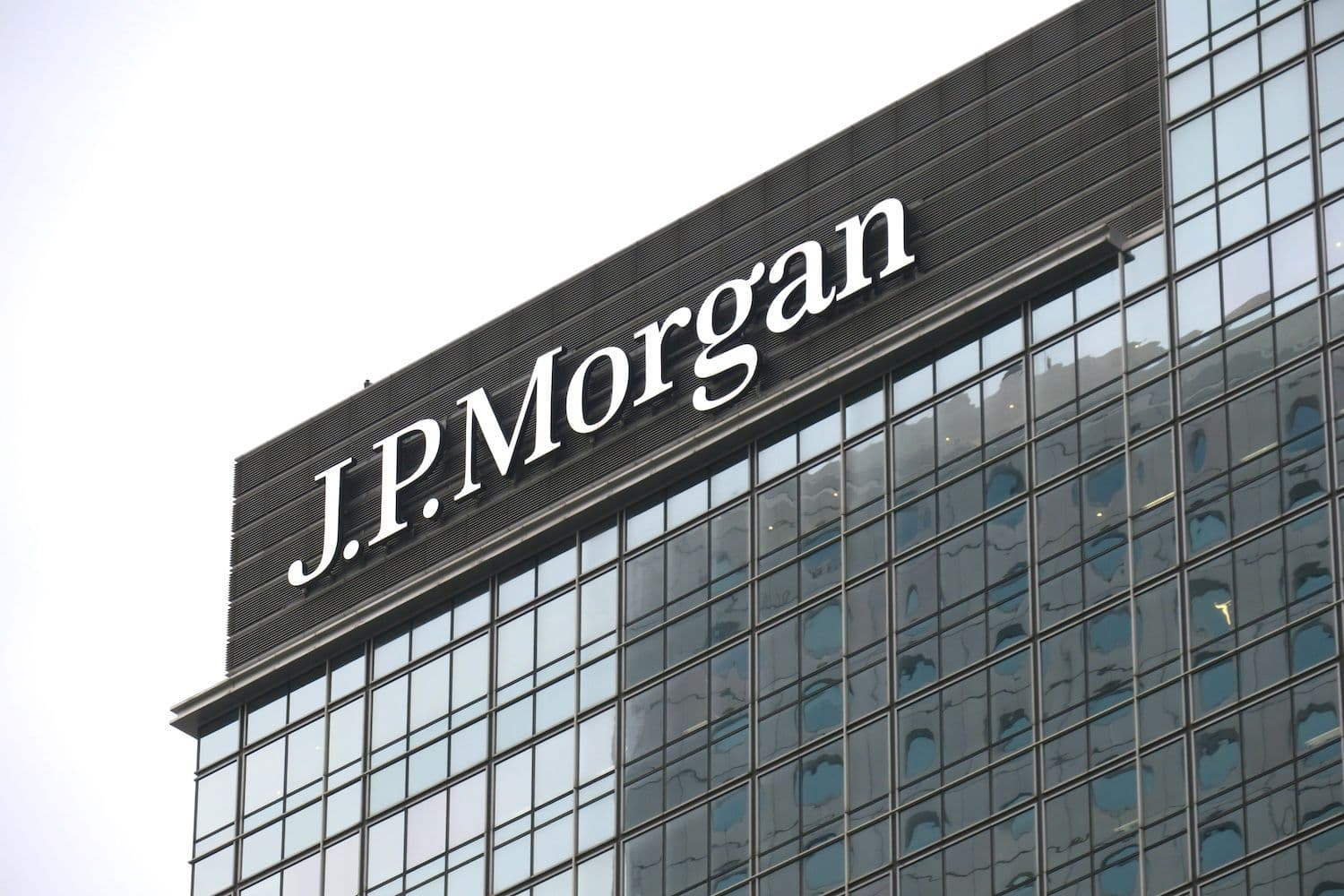 JPMorgan Chase, 대출 담보로 $1280억 비트코인 ETF 시장 수용
