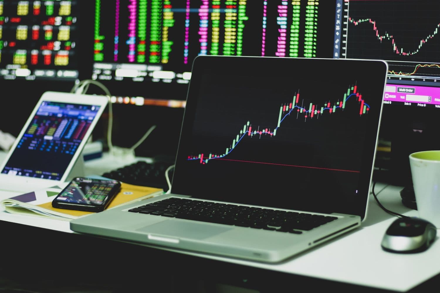 Best Platforms to Trade Crypto, Gold, and Stocks Together