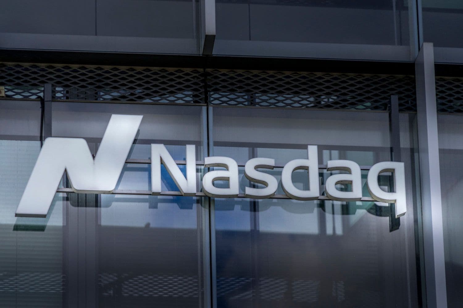 Nasdaq Files for 21Shares Dogecoin ETF as SEC Delays Bitwise Decision