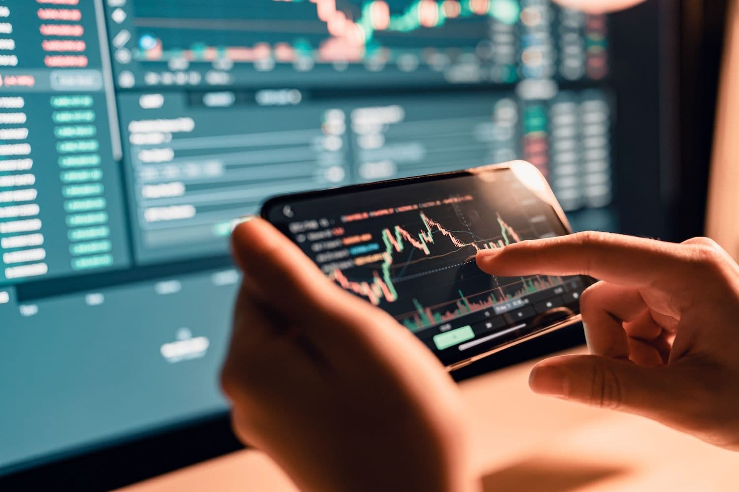 Киты покупают HYPE на $18 млн, токен демонстрирует 21%  недельный рост
