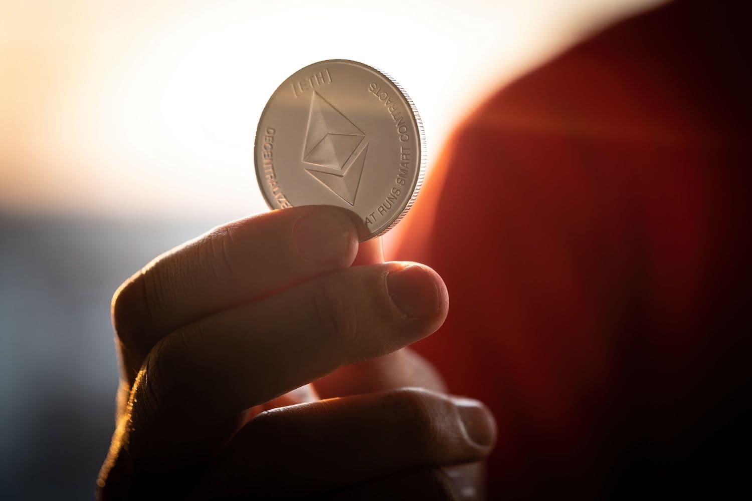 Solana vs. Ethereum: 自分のミームコインを作成するにはどちらがベターか
