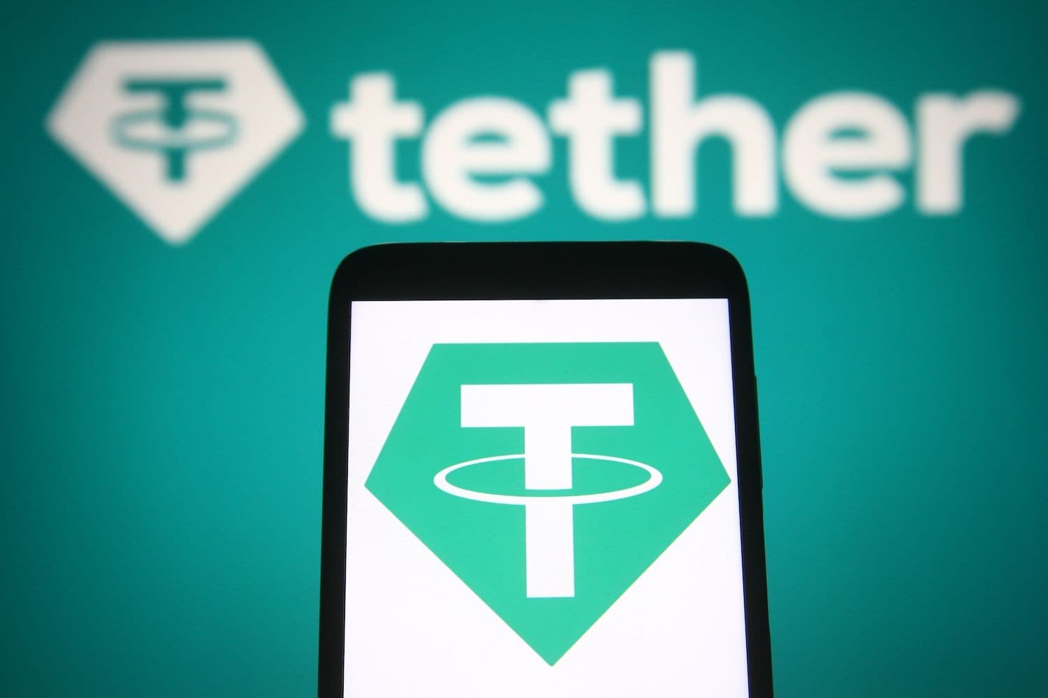 Paolo Ardoino rejects a $1 billion Tether blockchain narrative while USDT stays on external networks (Image: Shutterstock)