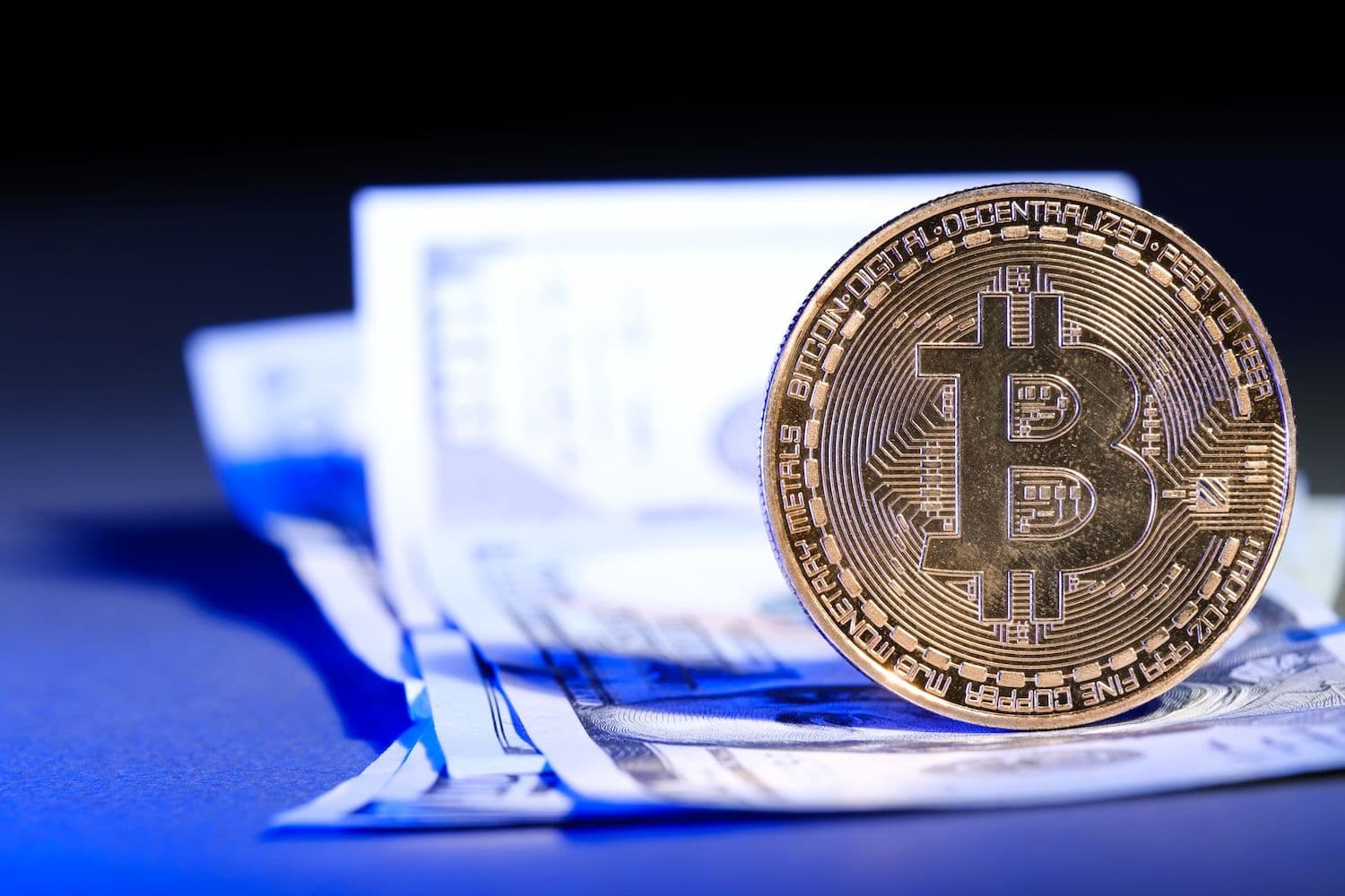 desktop-bloomberg-analyst-warns-btc-could-plunge-below-dollar10k