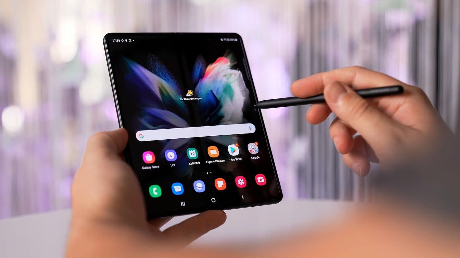 Foldable phones from Samsung debuted in London as the firm confirmed 839 affected U.S. jobs and a headquarters shift to Texas. (Image: Shutterstock)