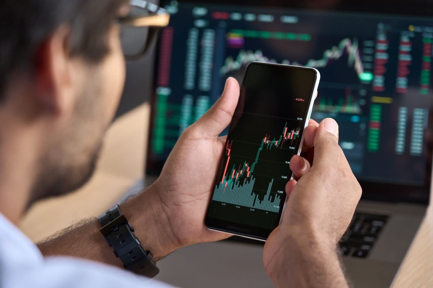 تباطؤ دورة سوق العملات الرقمية بشكل كبير مع اختبار بيتكوين للدعم الحرج عند 110,000 دولار
