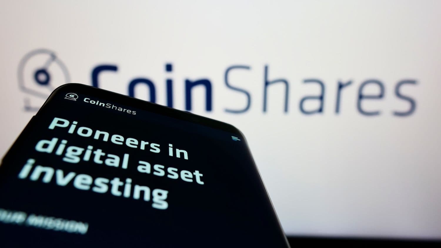 CoinShares Seeks Approval for Spot Solana ETF With Yield-Generating Staking