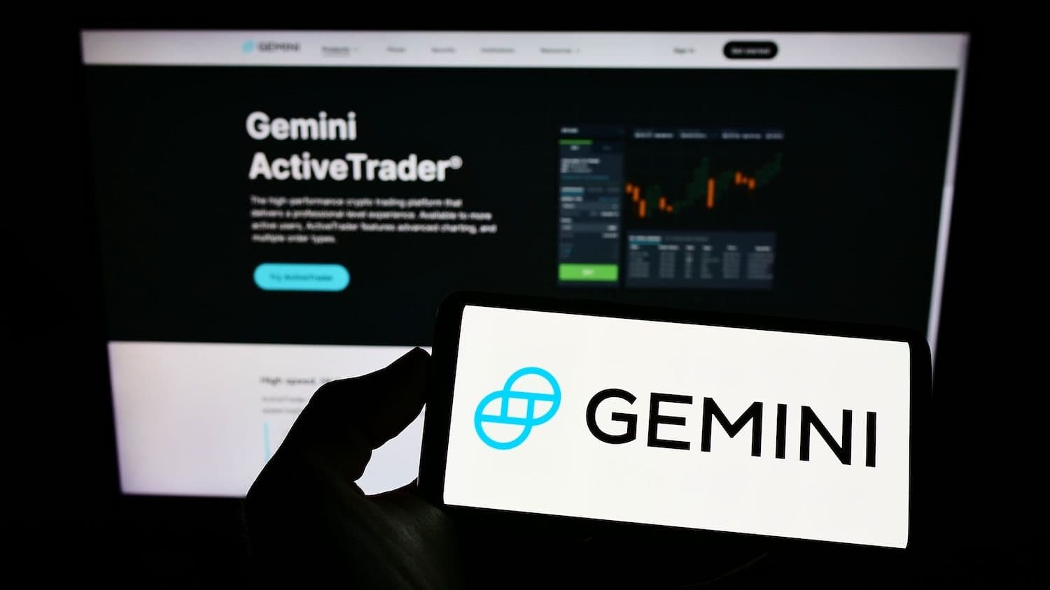 Yellow news: Gemini Overtakes Coinbase in App Store Rankings After XRP Credit Card Launch