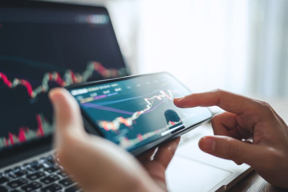 Can XRP Hit $5.85 in July? Historical Gains and Wave Theory Say It’s Possible