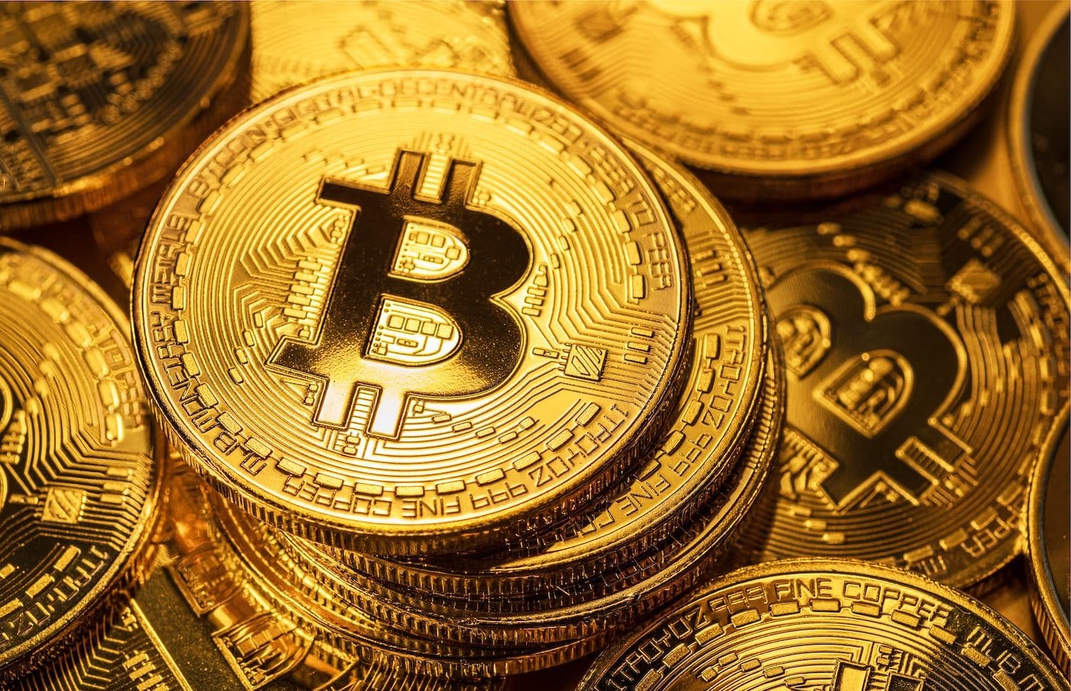 The largest cryptocurrency is consolidating above $76,500, though stiff resistance near $77,050 continues to cap any push toward fresh gains. (Image: Shutterstock)