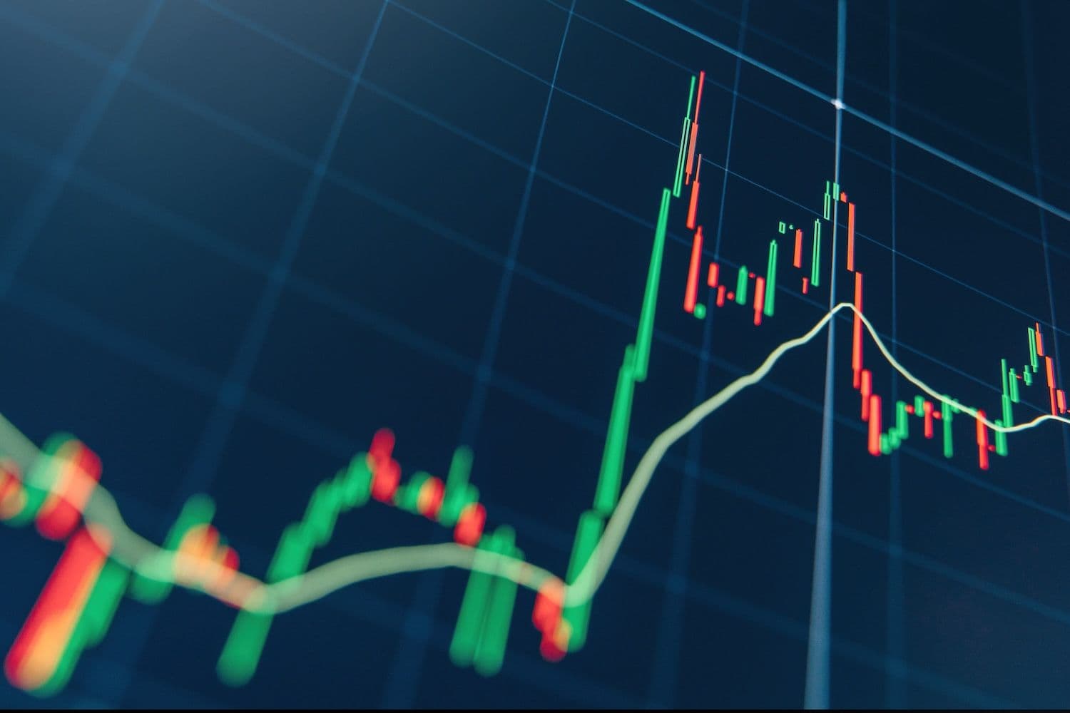Ethereum удерживает поддержку на уровне $3,800,  в то время как большинство криптовалют  испытывают рыночное давление
