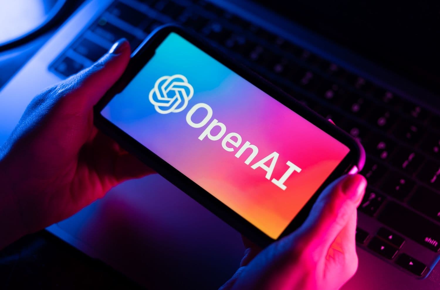 A trade secrets clash between Apple and OpenAI sharpened after 5 months of silence and a disputed email exchange. (Image: Shutterstock)