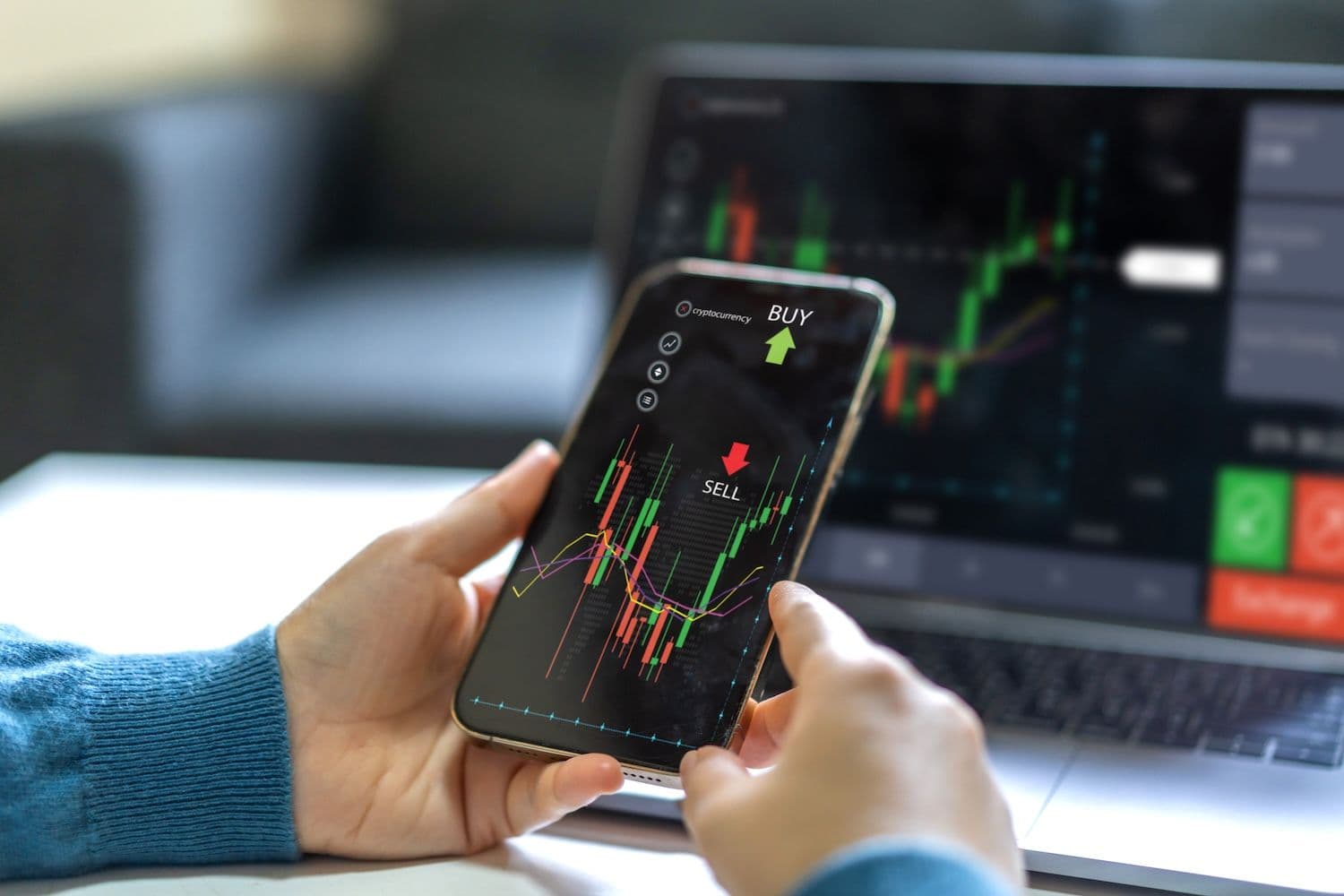desktop-aaveが19急騰、-aptosブロックチェーンローンチで主要暗号通貨のトップに
