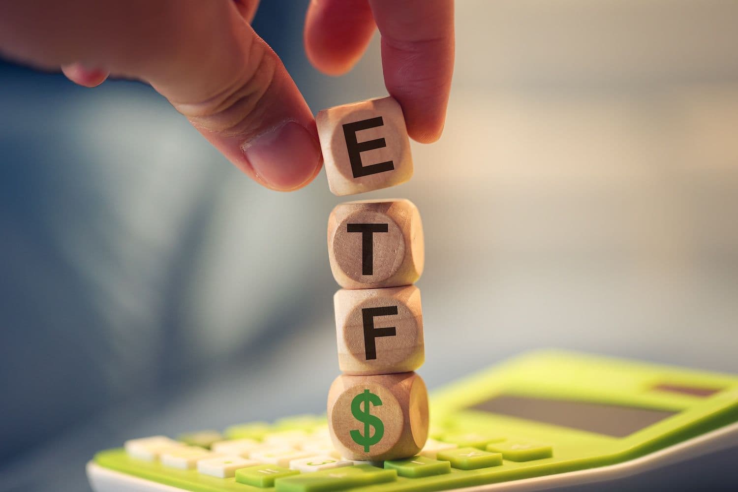 ETFの説明：伝統的市場から暗号資産まで
