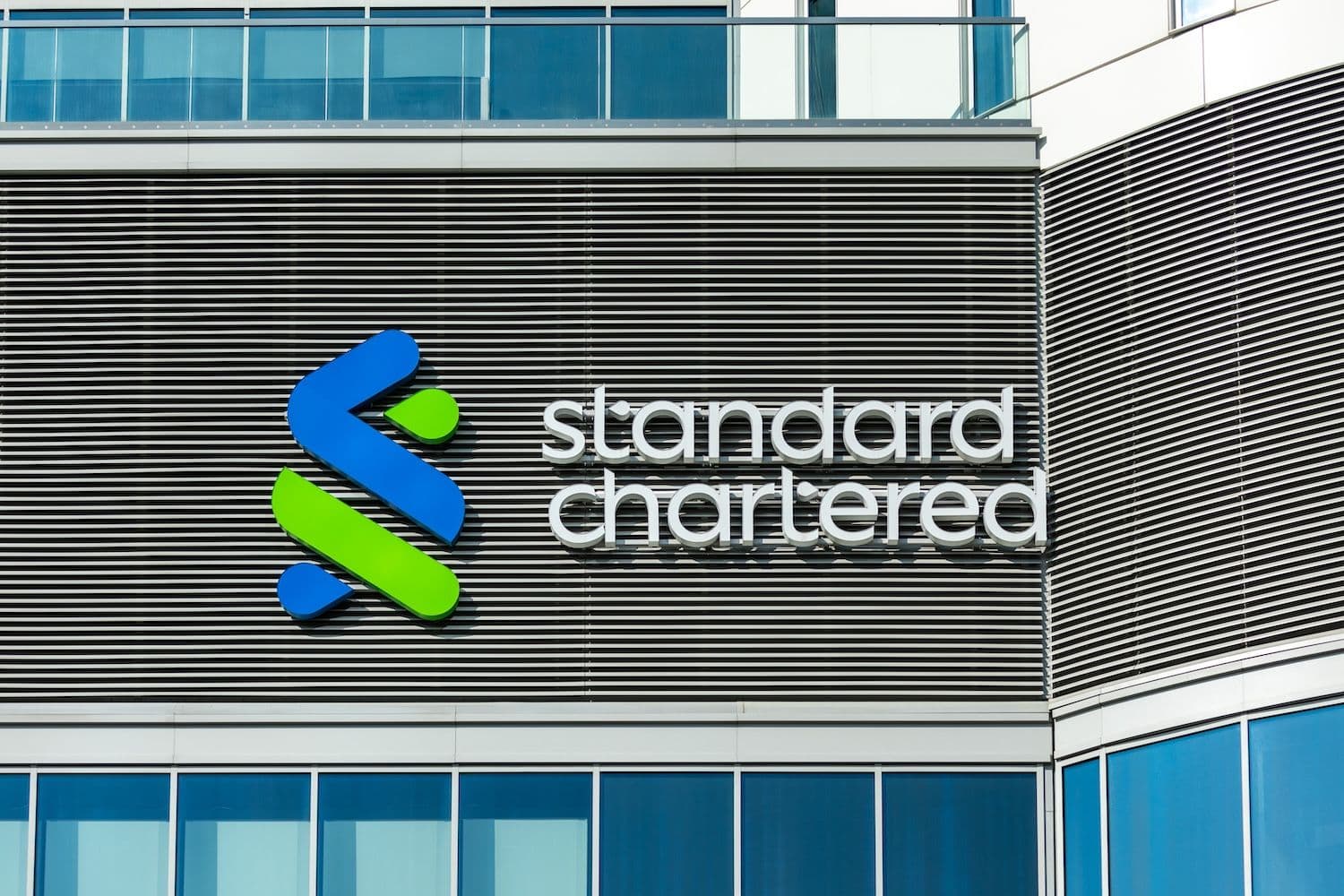 desktop-standard-chartered-sees-bitcoin-dropping-to-dollar50k-before-recovery