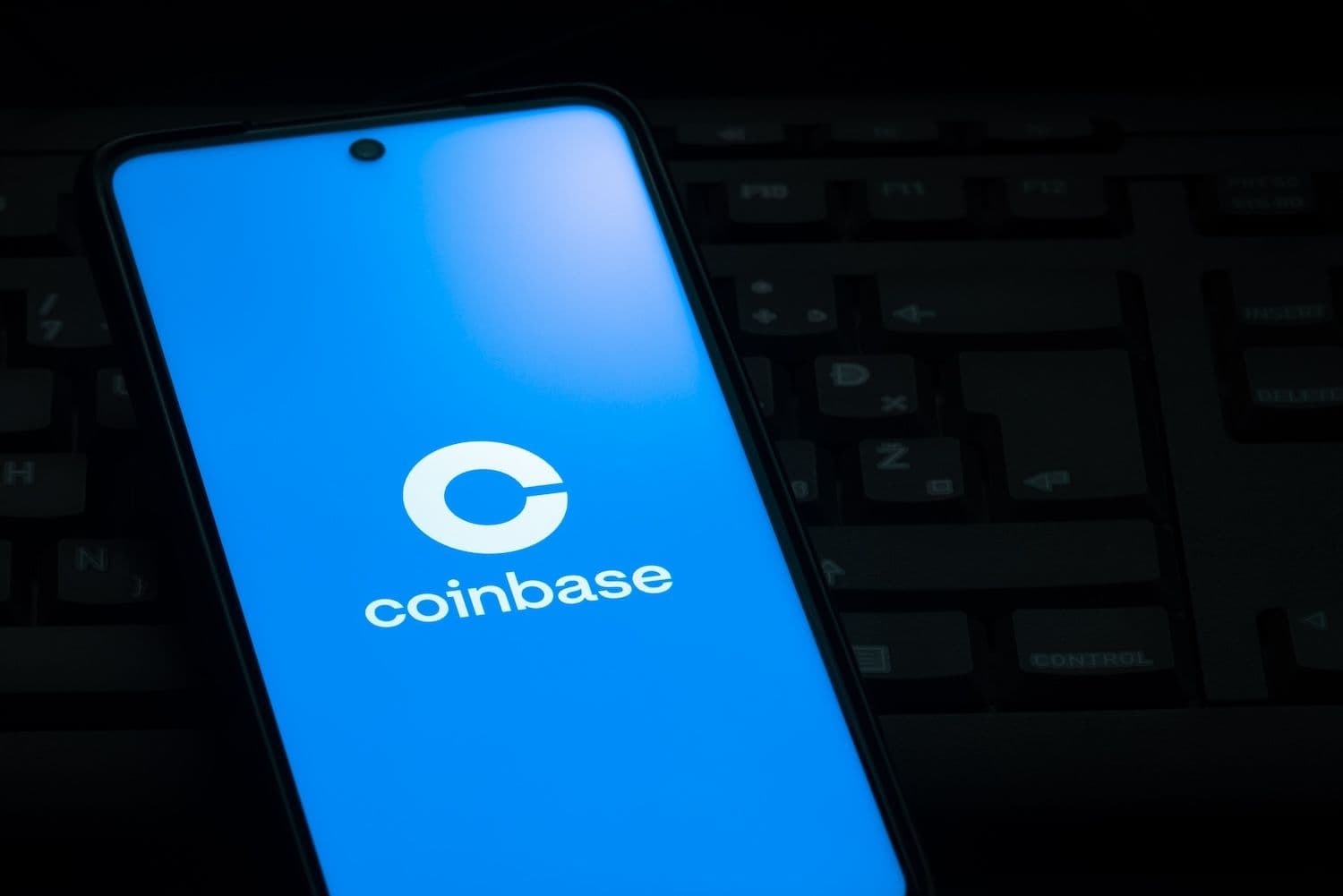 Hyperliquid Overtreft Coinbase in Handelsvolume, Laat 58,7% Betere Prestatie Zien
