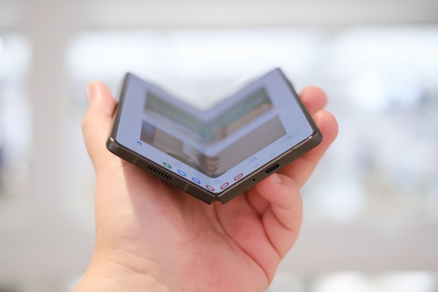 Samsung's newest folding phones reach shoppers just before Apple introduces its debut folding iPhone. (Image: Shutterstock)