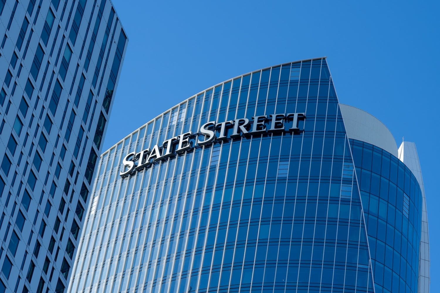 State Street lance une plateforme d'actifs numériques, à la poursuite de JPMorgan et BlackRock dans la course à la tokenisation
