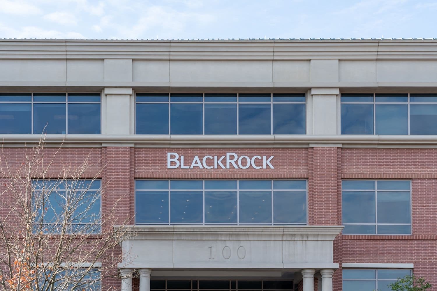 A single-session $733 million drain from spot ETFs as Bitcoin fell beneath $73,000, led by BlackRock's IBIT near-record withdrawal. (Image: Shutterstock)