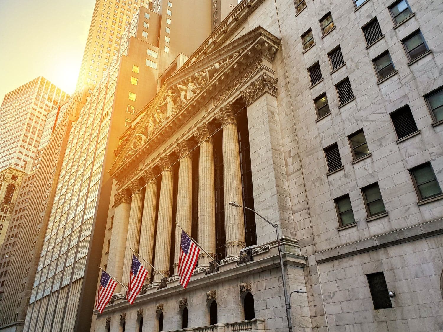 Destaques Diários do Mercado: BTC e BOBA Resistindo ao Banho de Sangue com Wall Street em Queda
