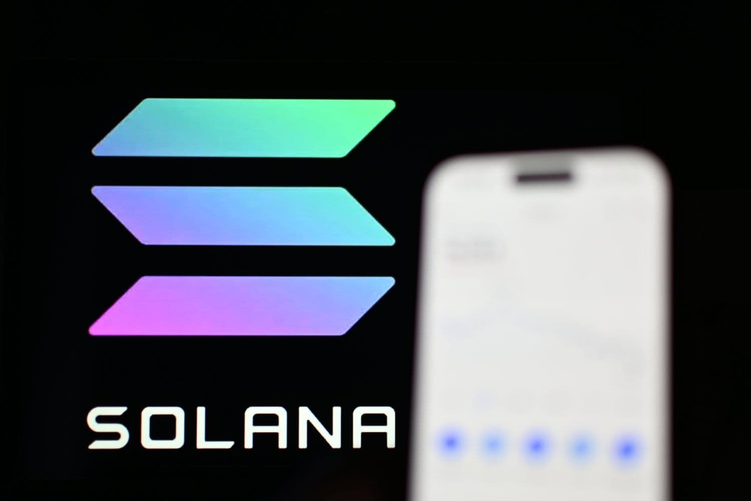 Solana падає на 6% за тиждень,  технічні індикатори сигналізують про подальше зниження
