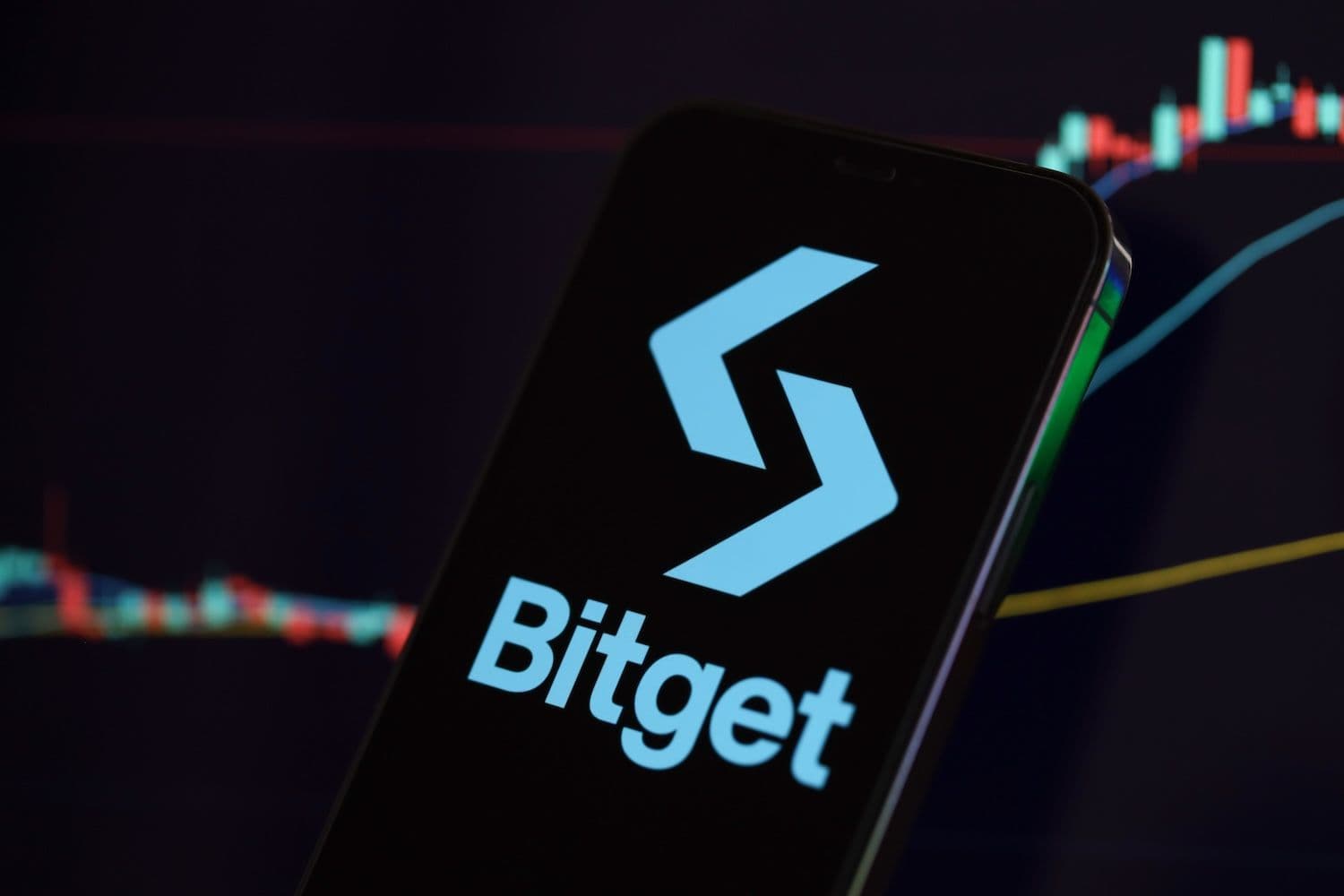 Bitget's 1:1 Bitcoin token now pays holders daily and moves across chains on Chainlink, with Gauntlet handling risk oversight. (Image: Shutterstock)