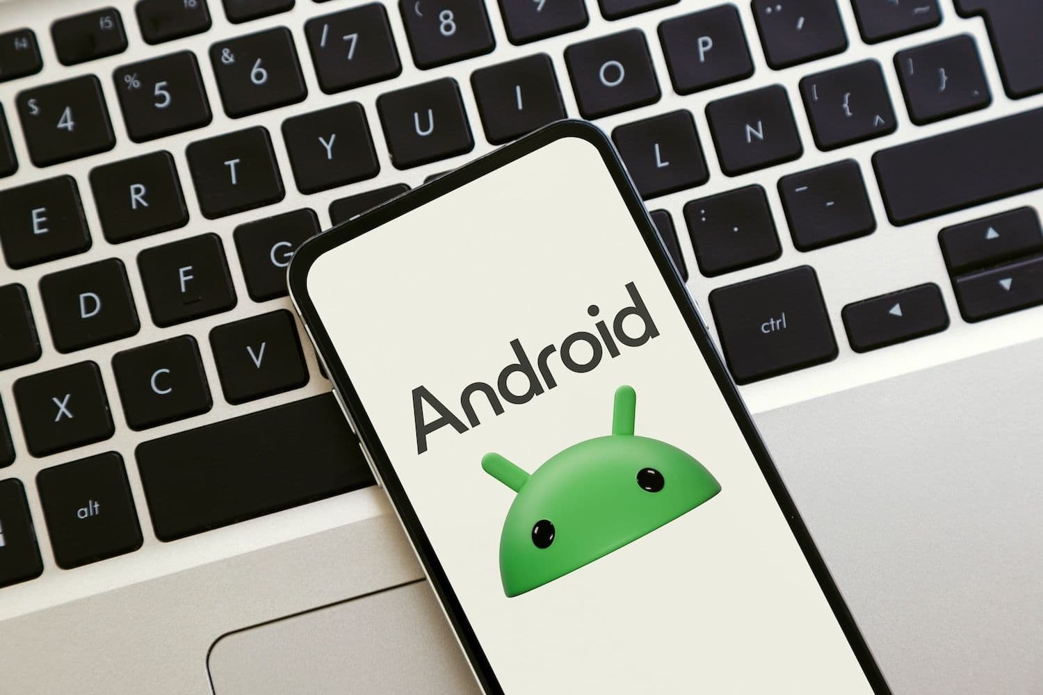 Rival Android app stores arrive in Google Play on Jul. 22, opening a new distribution path for crypto developers. (Image: Shutterstock)