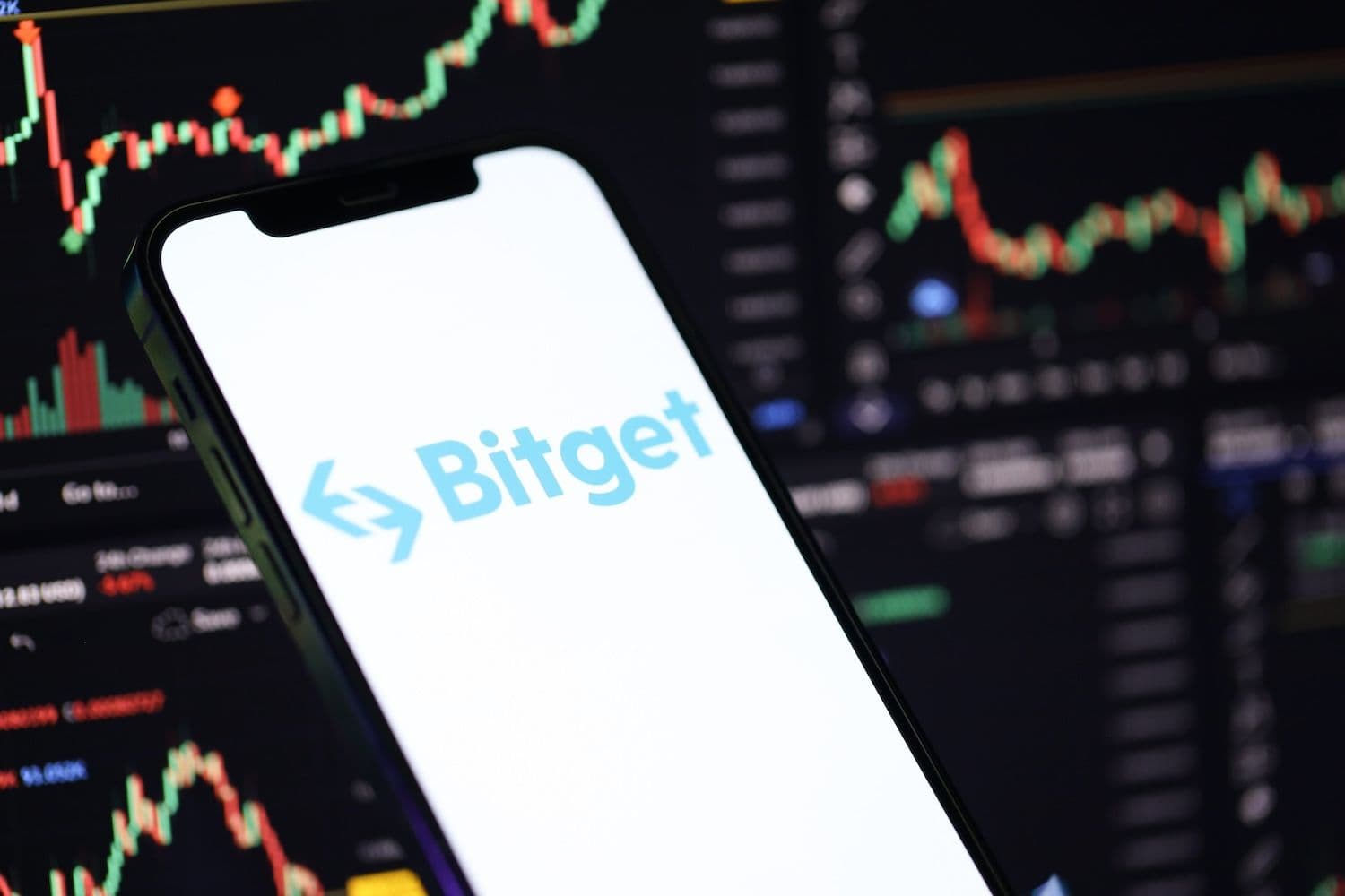 Fraudsters mix AI, deepfakes and several channels as investors trade across crypto, stocks and tokenized assets, a joint study warns. (Image: Shutterstock)