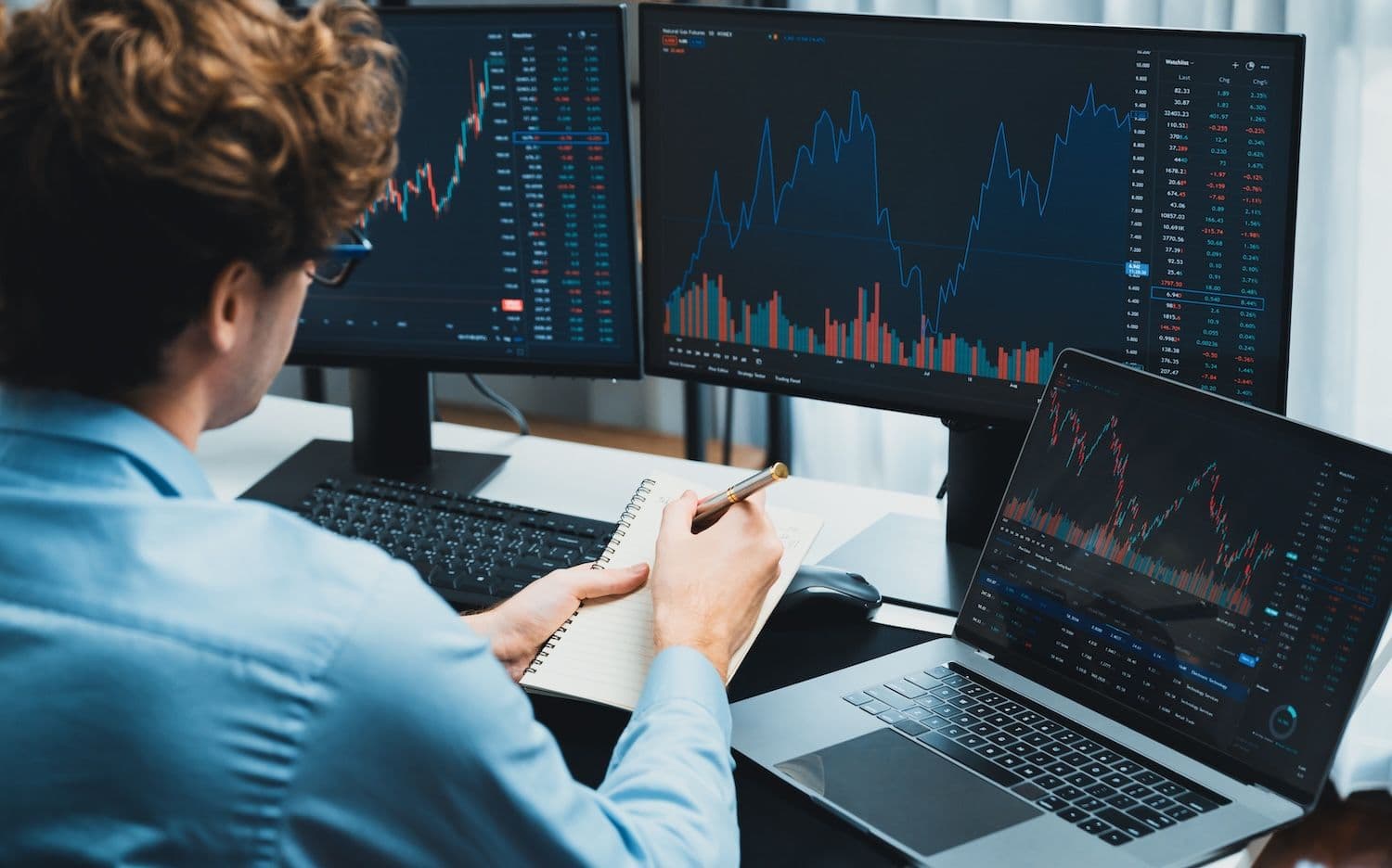 Jeremy Siegel says real yields near 3.35% on 30-year inflation-protected Treasurys are shrinking the premium stocks hold over bonds (Image: Shutterstock)