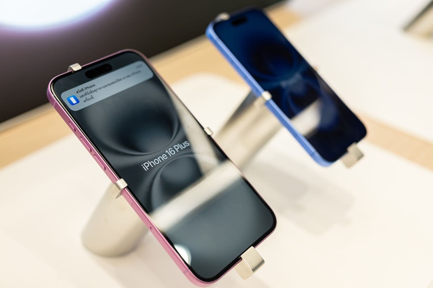 Strong reviews for Apple's iPhone 18 Pro chip, battery and camera come with advice that iPhone 17 Pro owners skip it (Image: Shutterstock)