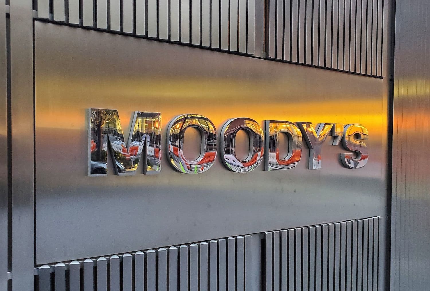 Tokenized bonds on Solana now carry Moody's machine-readable credit ratings following the firm's mainnet integration. (Image: Shutterstock)