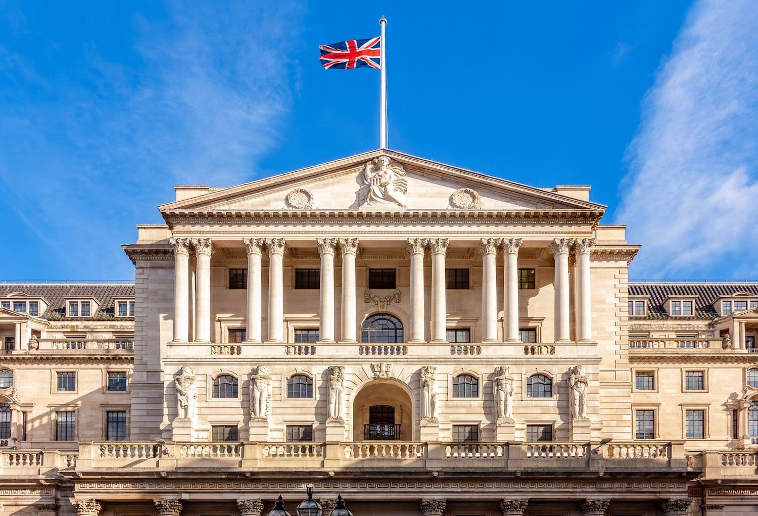 The Bank of England eased its sterling stablecoin framework, trading individual holding caps for a £40 billion per-coin issuance ceiling. (Image: Shutterstock)