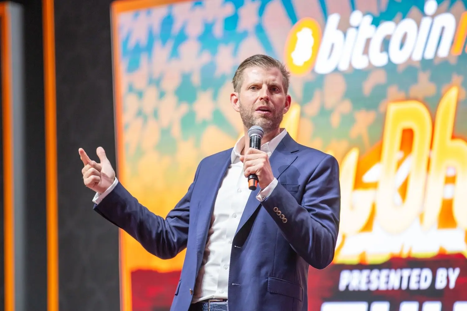 Eric Trump mira mineração de Bitcoin  com afirmações de redução de custos em 65%

