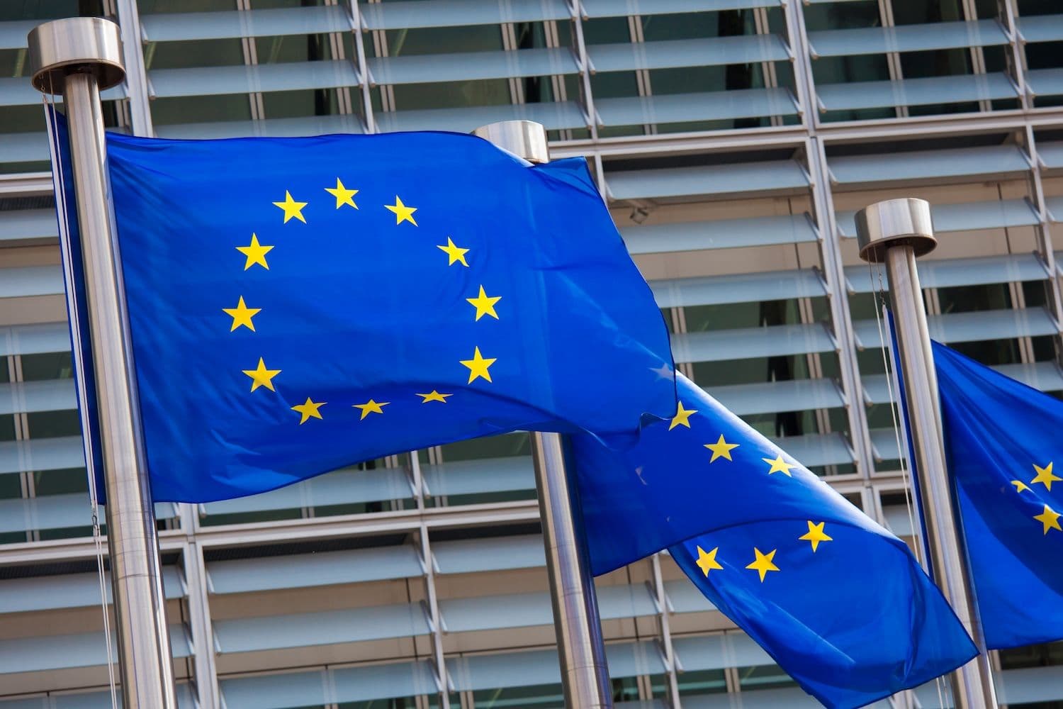 desktop-european-commission-to-allow-cross-border-stablecoin-interchangeability-under-mica-rules