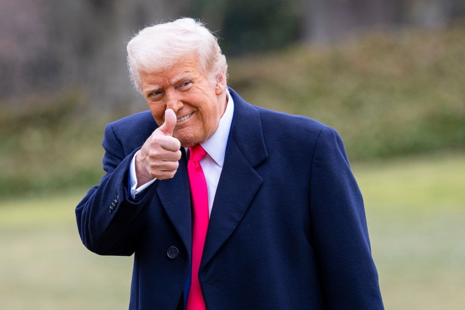 Crypto ethics fight grows around Trump disclosure and family tokens. (Image: Shutterstock)