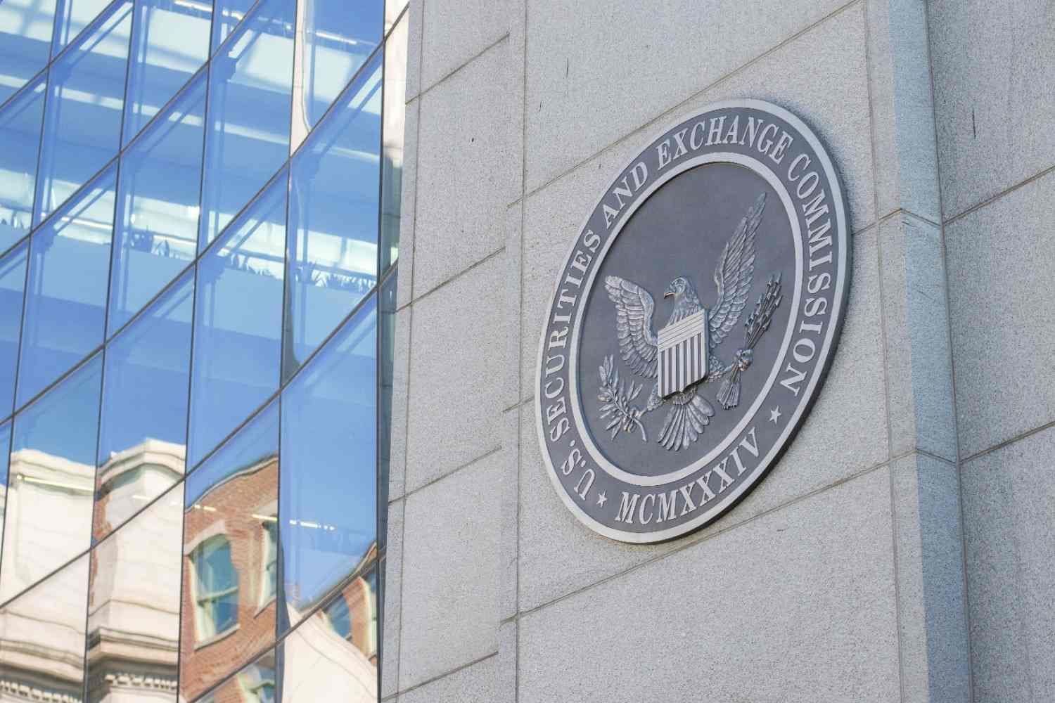 Hester Peirce deixa a SEC em 2 de outubro, dez dias após o fim do CLARITY Act
