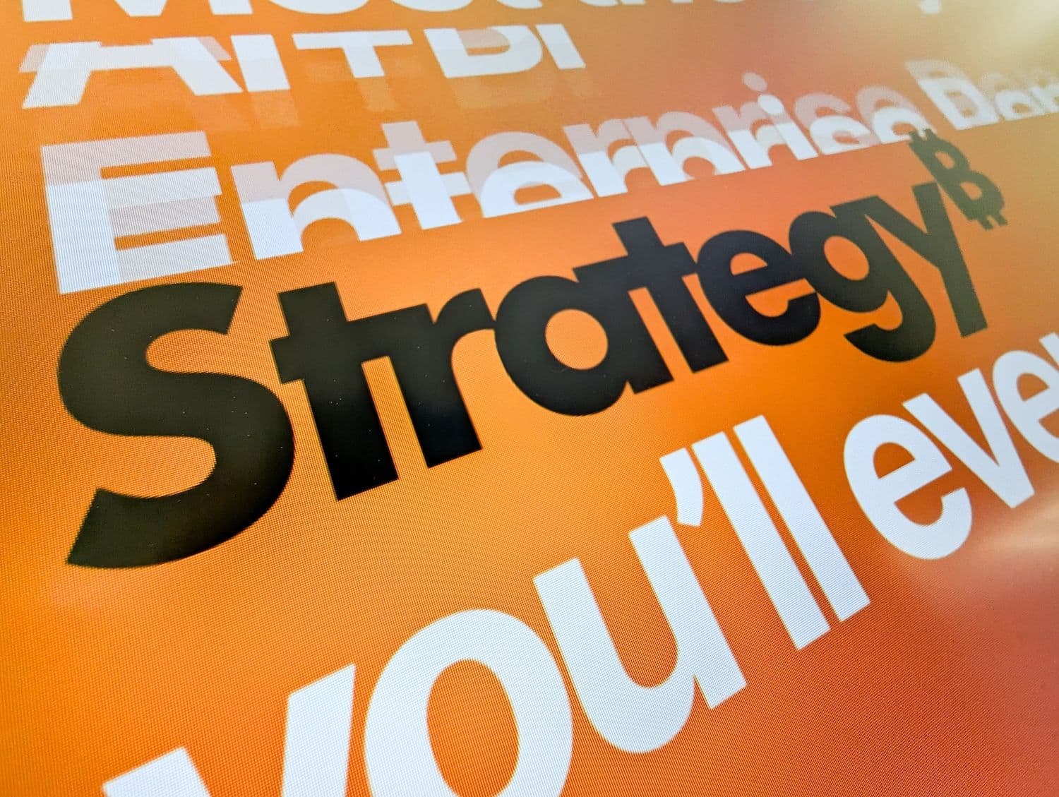 Ekonomist Peter Schiff, Strategy'nin Bitcoin'den ‘Daha Büyük Bir Ponzi Olduğunu ve Önce Çökeceğini’ Söylüyor
