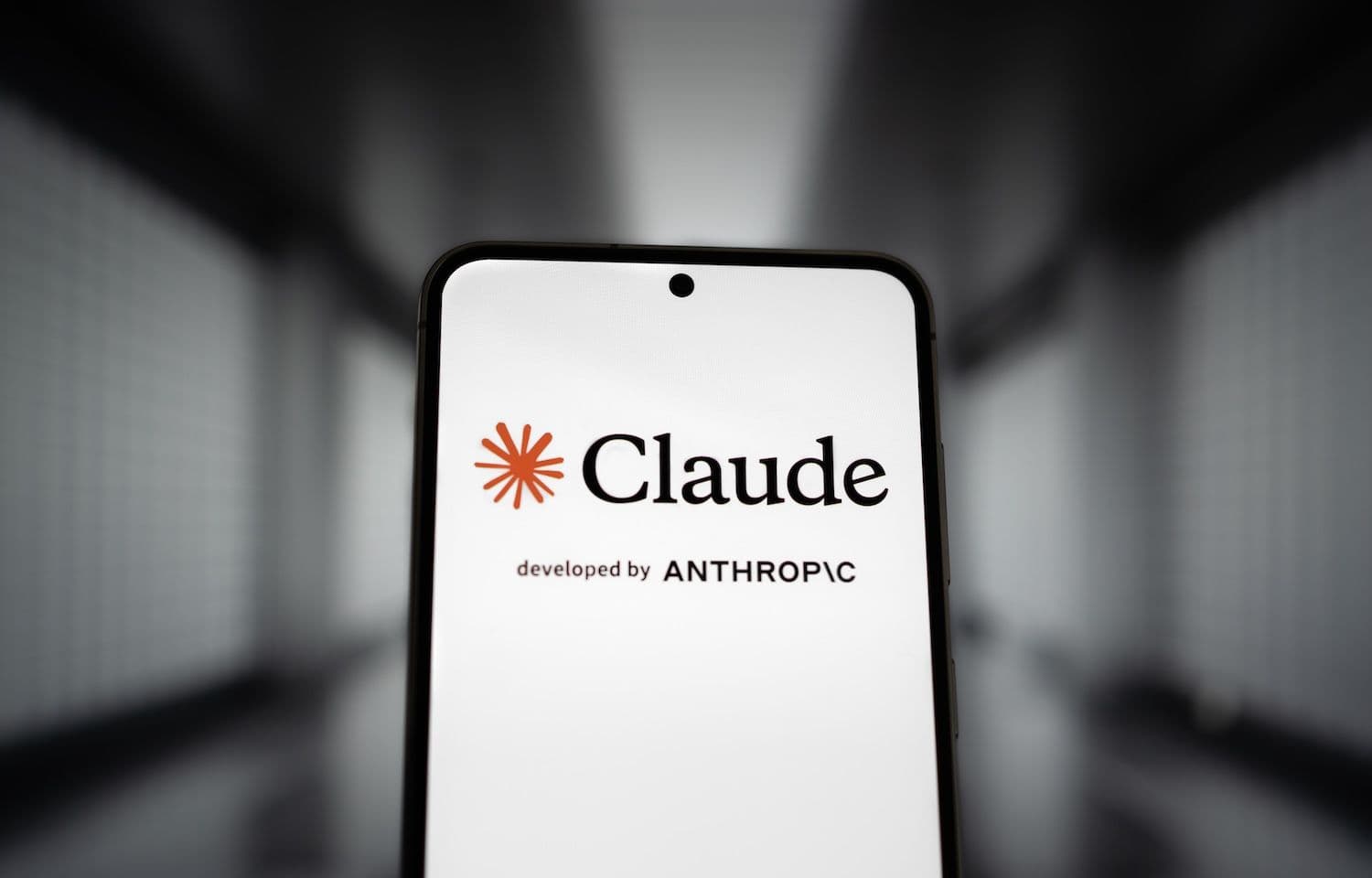 Anthropic, Güvenlik Önlemleri Yetişince Claude Mythos'u Kamuya Açacak; Belki 12 Ay İçinde
