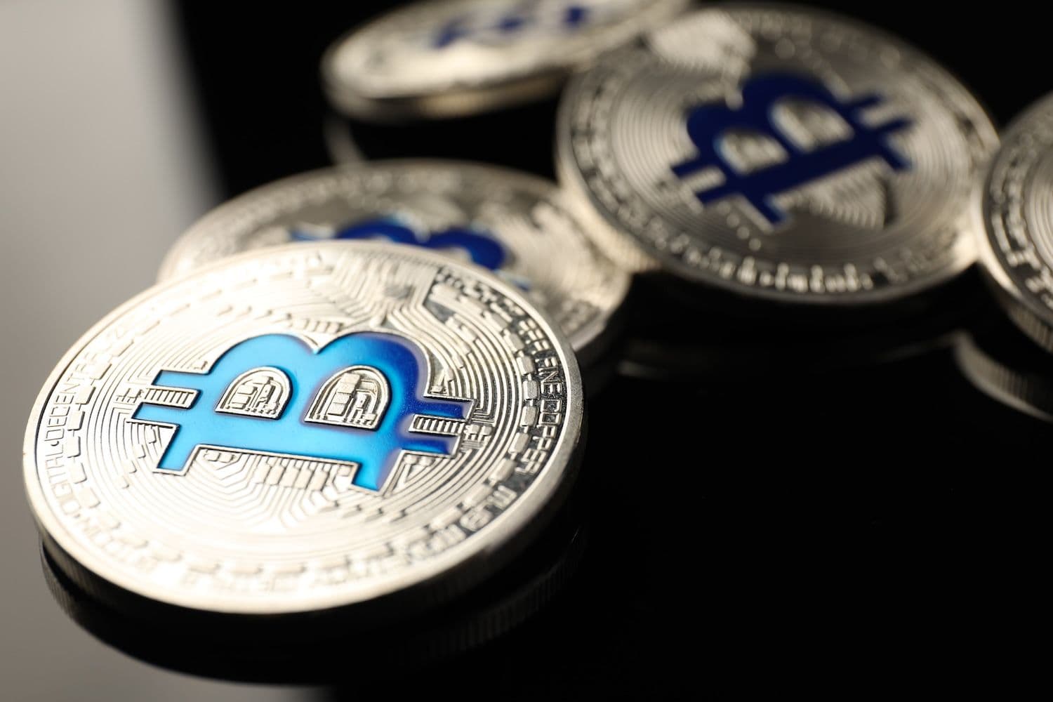 Debt-fueled AI expansion raises the prospect of a liquidity-driven Bitcoin surge past $1M (Image: Shutterstock)