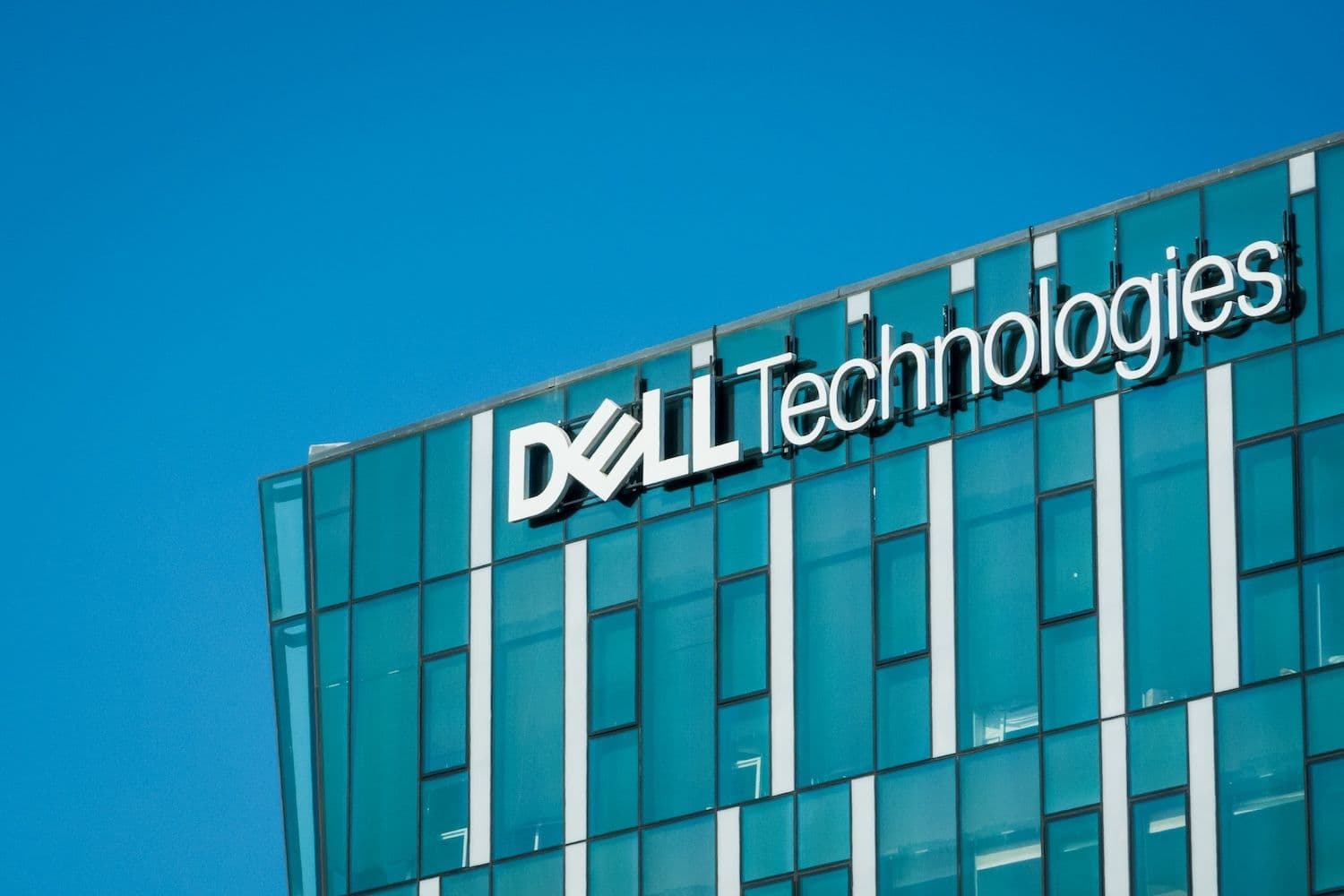 Dell Stock Jumps 4.4% After Donald Trump Tells Americans To Buy