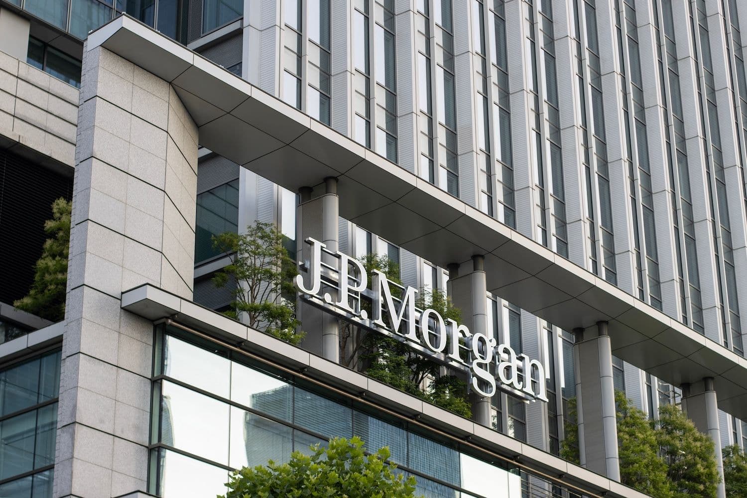 The filing with the SEC outlines a tokenized Ethereum money market fund from JPMorgan designed to hold stablecoin issuer reserves under the GENIUS Act. (Image: Shutterstock)